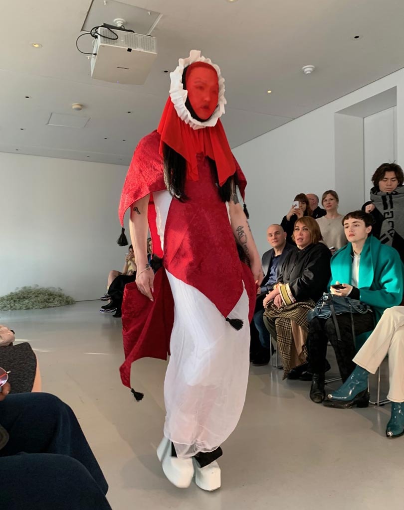 Gogo Graham’s AW19 femme fatale is softly powerful Gogo Graham’s AW19 femme fatale is softly powerful